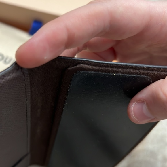 100% Authentic Louis Vuitton bi-fold IPhone X Max wallet - Picture 7 of 10